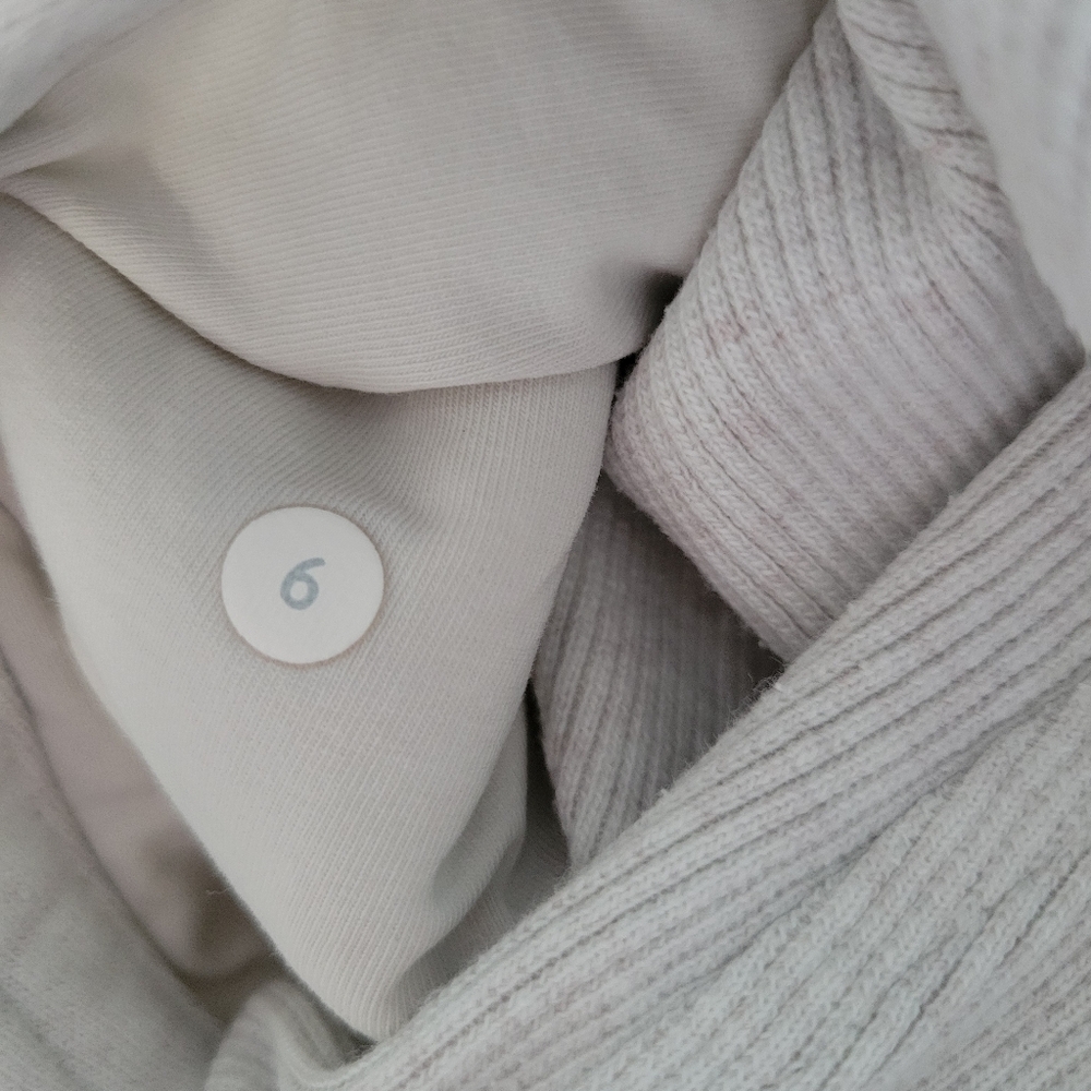 Lululemon Radiant Jacket Size 6 - Picture 11 of 11